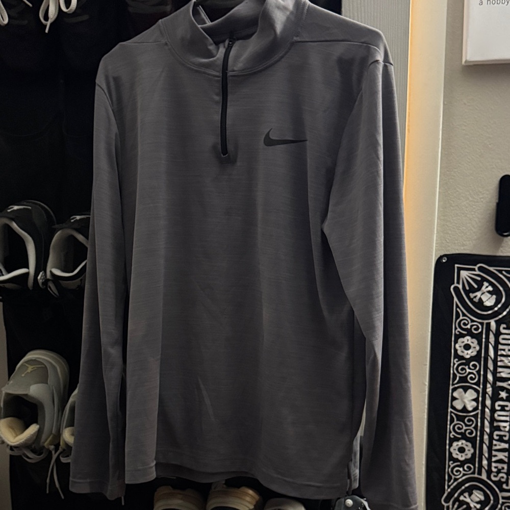 Nike Charcoal dri fit running quarter zip. Men’s M. Excellent